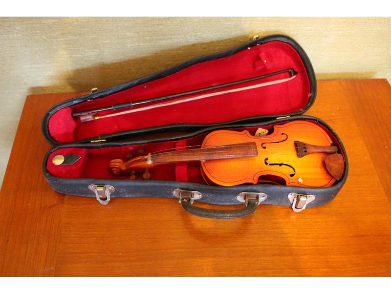 PETIT VIOLON miniature avec archet dans son...