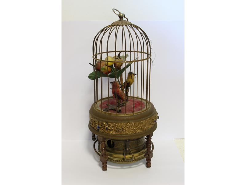 CAGE A DEUX OISEAUX CHANTEURS en métal doré,...