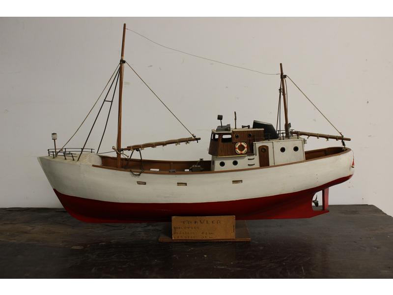MAQUETTE DE BATEAU de pêche type chalutier,...