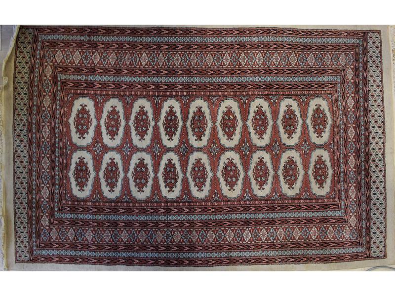 TAPIS rectangulaire en laine à décor de ghüls...