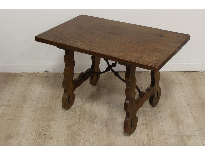 TABLE BASSE rectangulaire, piétement en fer...