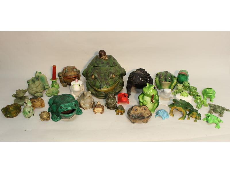 IMPORTANTE COLLECTION DE 35 GRENOUILLES,...