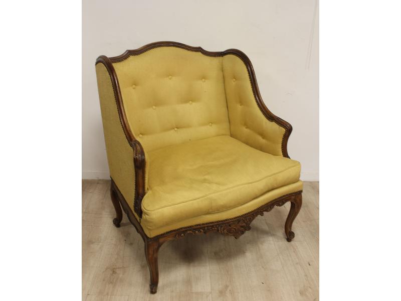 GRANDE BERGERE A OREILLES en hêtre mouluré...