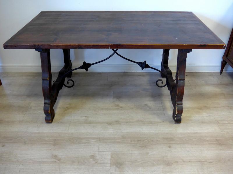 TABLE RECTANGULAIRE en chêne, plateau parqueté,...