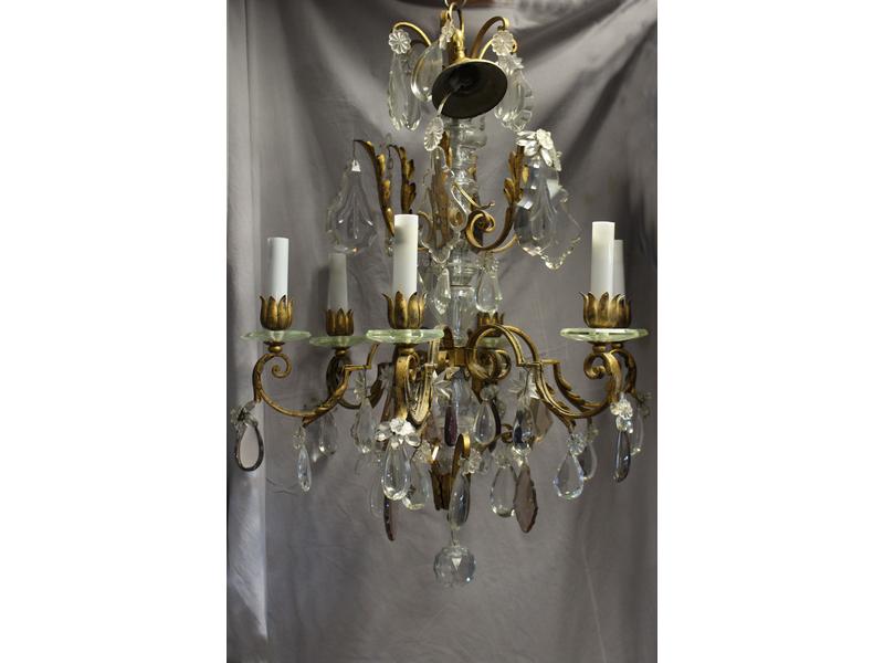 LUSTRE en bronze et tôle dorés à décor de...