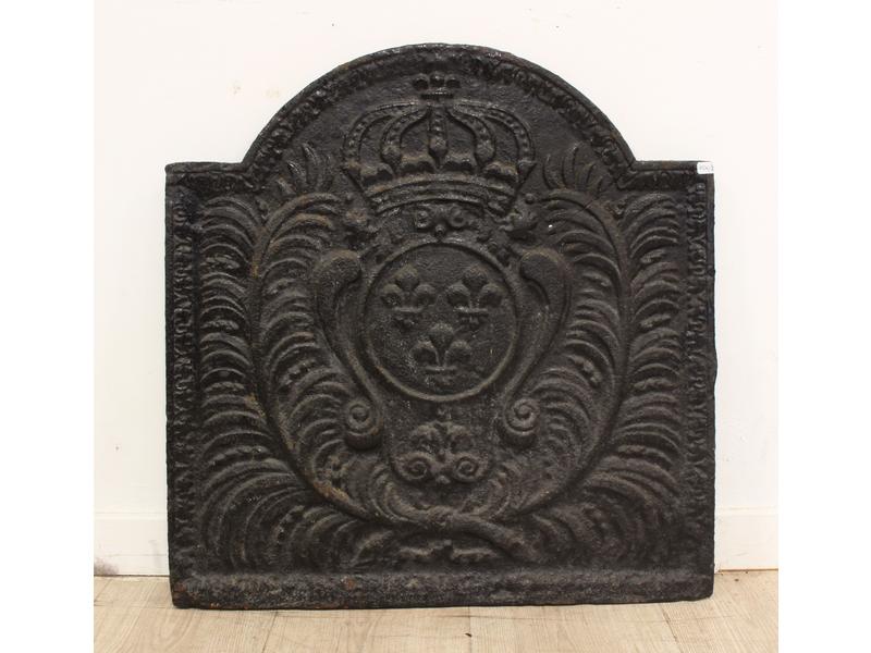 PLAQUE DE CHEMINEE en fonte en chapeau de...