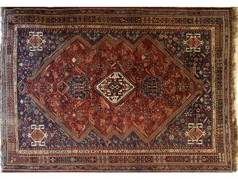 TAPIS rectangulaire en laine à décor de fleurs...