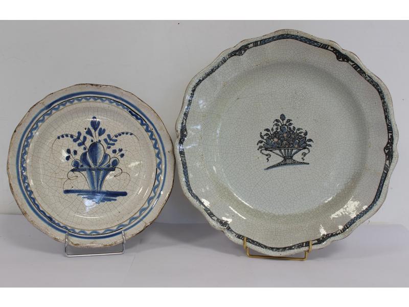 PLAT et ASSIETTE en faïence émaillée dit...