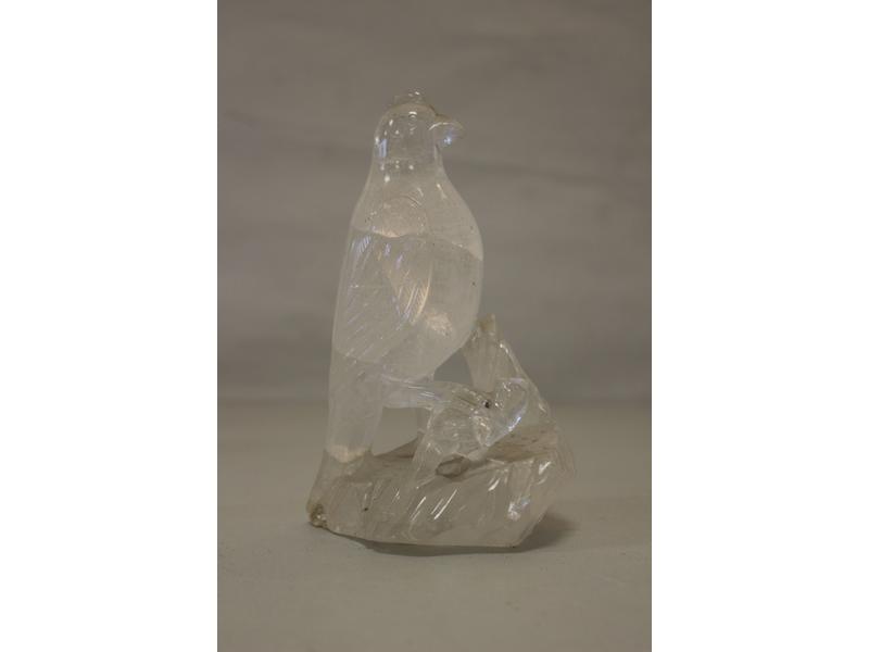 AIGLE ET OISEAU sur un rocher en quartz ...