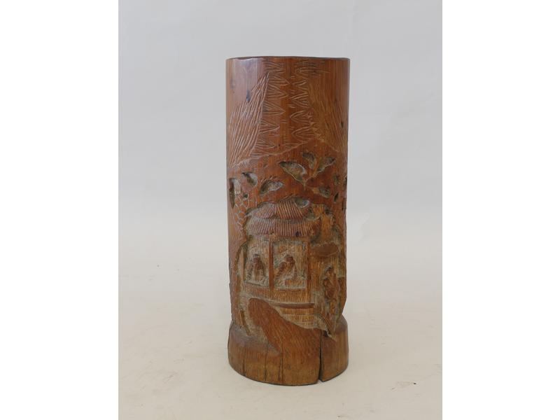 ETUI A PINCEAUX de forme rouleau en bambou...