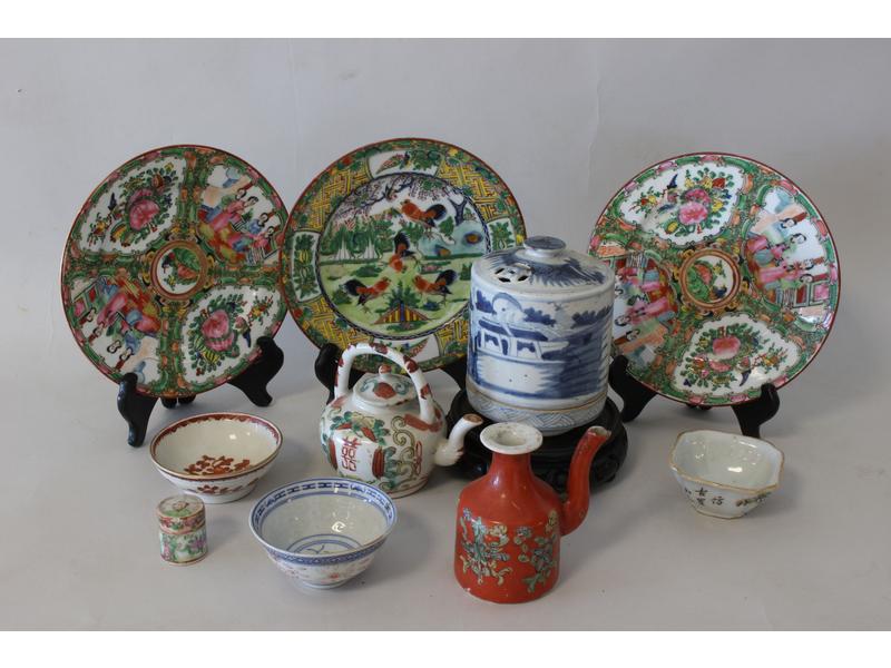 LOT DE PORCELAINES chinoises, comprenant...