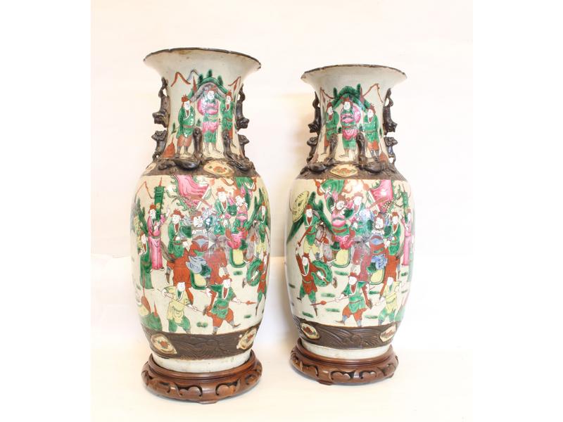 PAIRE DE VASES de forme balustre en grès...
