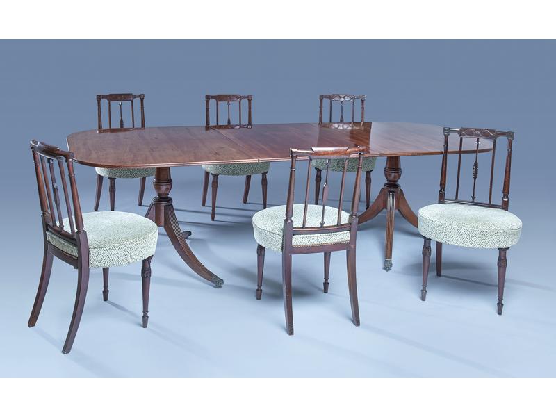 SIX CHAISES en acajou à dossier à barreaux...