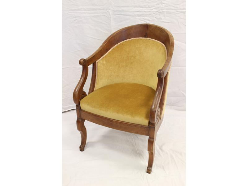 FAUTEUIL CRAPAUD en acajou et placage, montants...