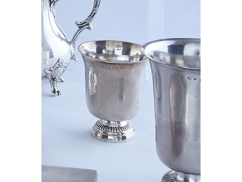 TIMBALE tulipe sur piédouche à godrons en...