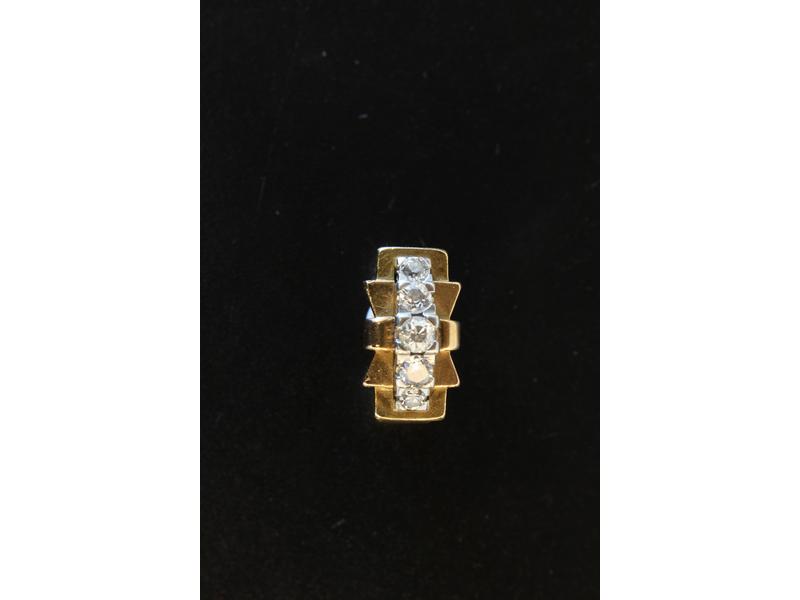 BAGUE tank en or jaune (18K) et platine sertie...