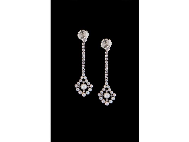 PAIRE DE PENDANTS d'oreilles en forme de...