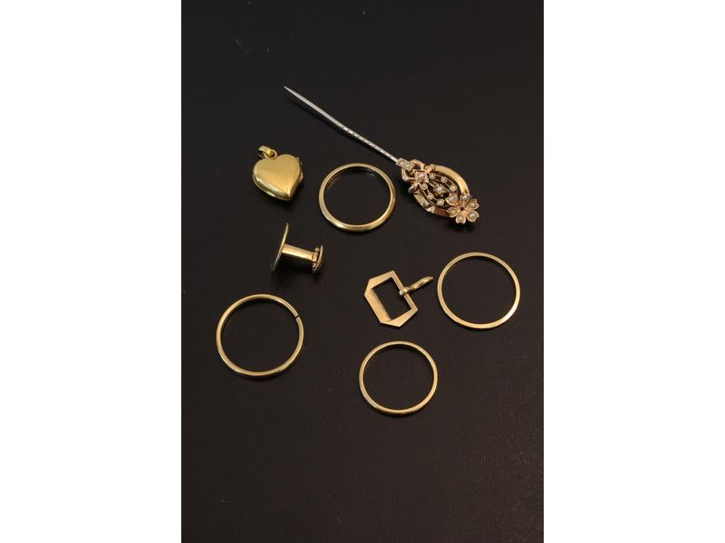 LOT DE DEBRIS D'OR 18K (alliances, pendentifs,...