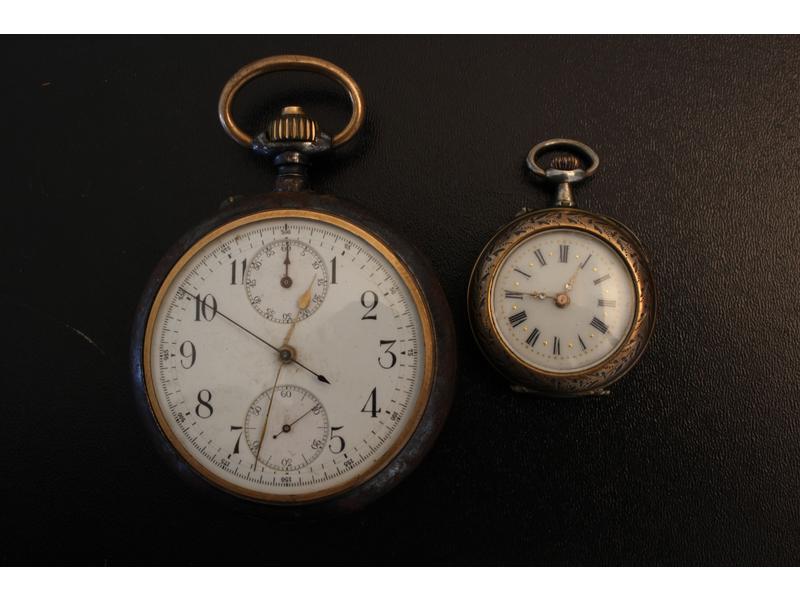 MONTRE chronomètre type régulateur, en acier,...