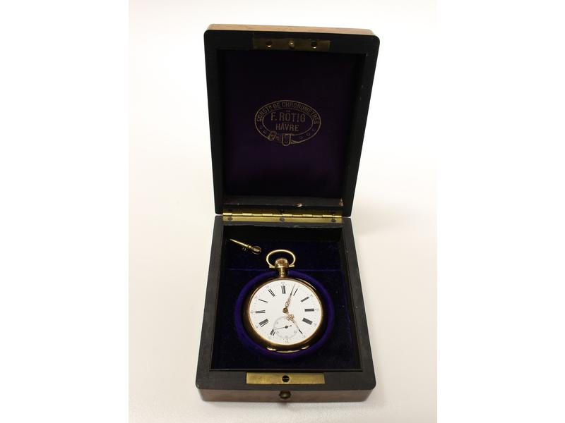 MONTRE DE GOUSSET en or jaune (750), le dos...