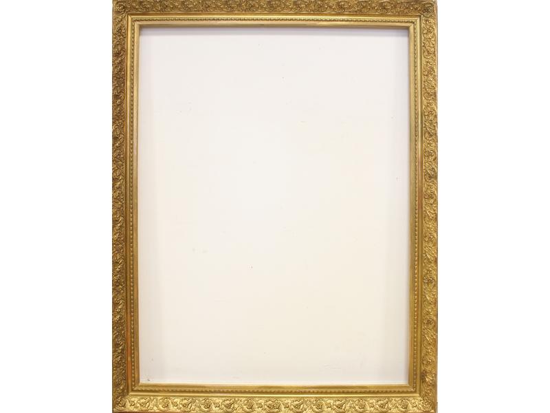 GRAND CADRE de tableau en bois et stuc doré...