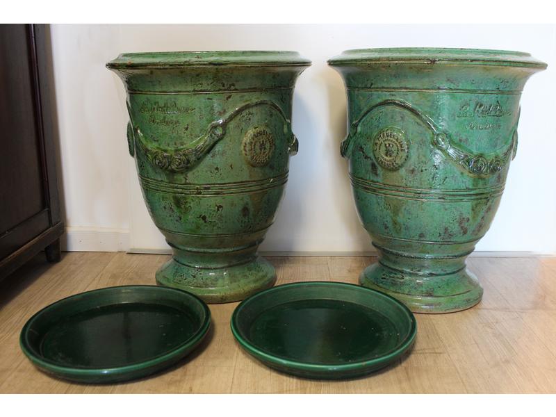 PAIRE DE VASES DE JARDIN sur piédouche, en...