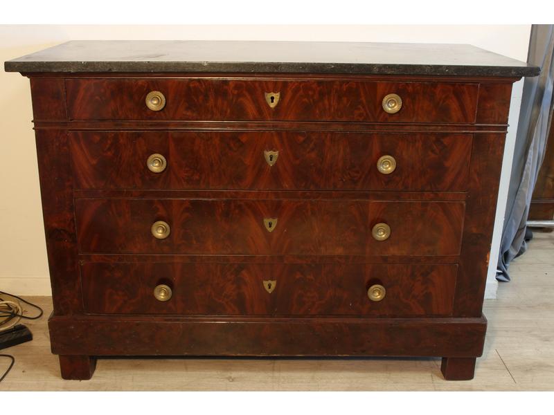 COMMODE rectangulaire en acajou et placage...