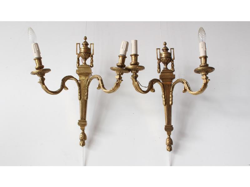 PAIRE DE GRANDES APPLIQUES en bronze doré...