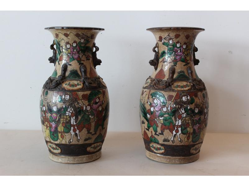 PAIRE DE VASES de forme balustre en grès...