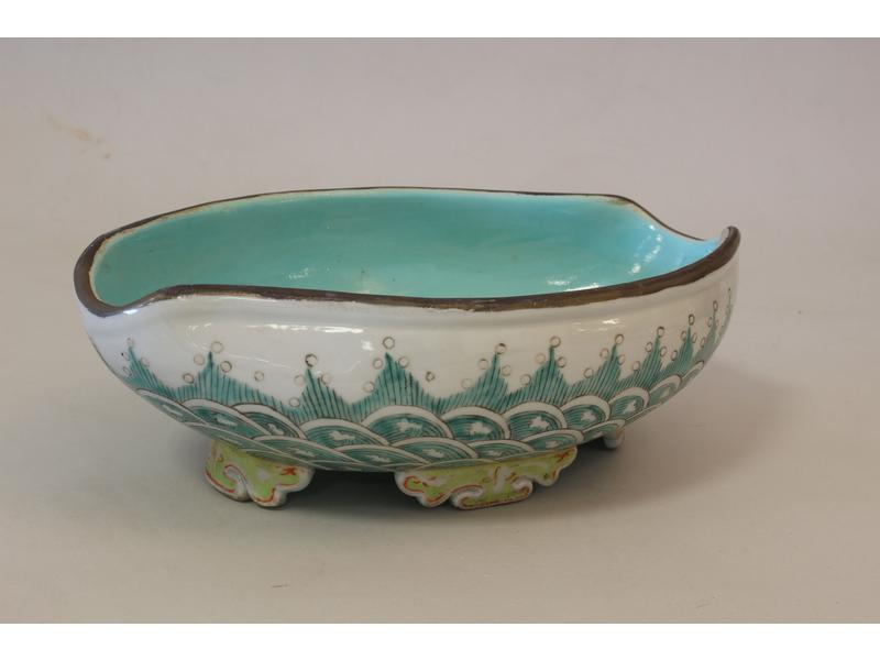 COUPE OBLONGE en forme de coquillage ouvert,...