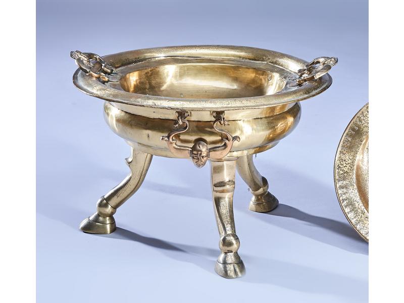 BRASERO en bronze et laiton, reposant sur...