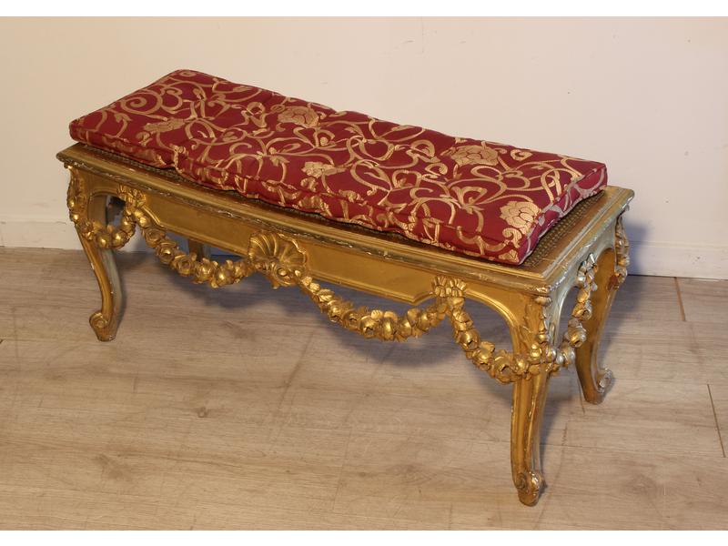 PETITE BANQUETTE rectangulaire en bois doré...