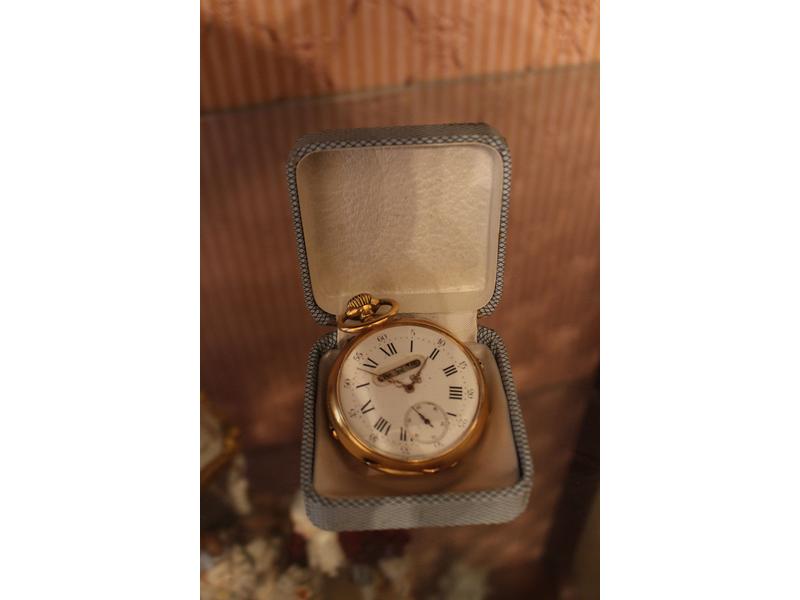 MONTRE DE GOUSSET chronomètre en or (18k)...