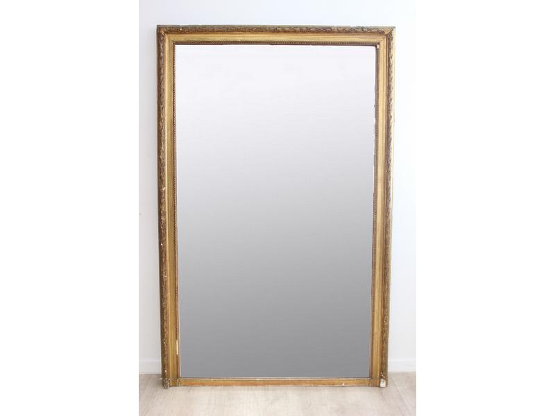 MIROIR rectangulaire en bois et stuc doré...