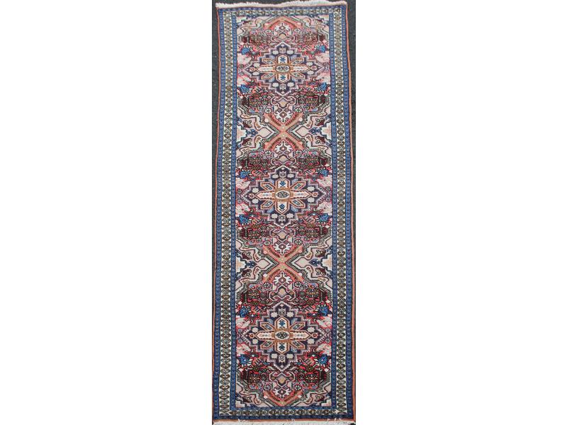 TAPIS GALERIE en laine et soie à décor de...