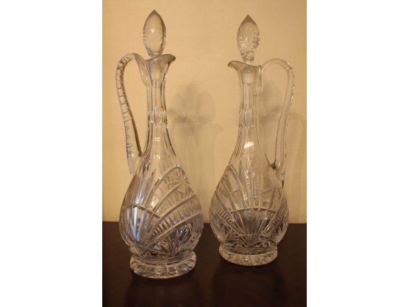 PAIRE D’AIGUIERES et leur bouchon en cristal...