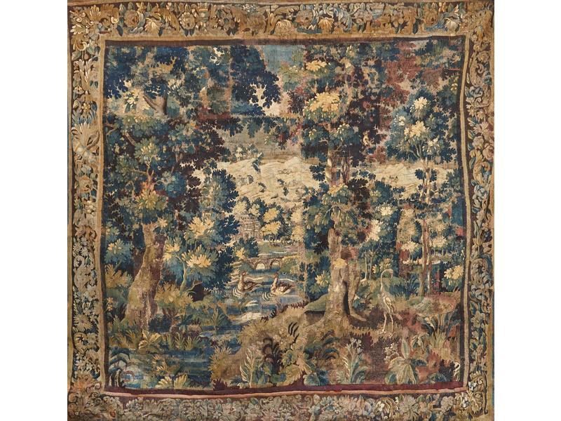 TAPISSERIE dite "Verdure" à décor de château...