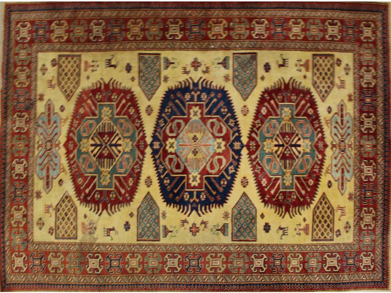 TAPIS rectangulaire en laine jaune à décor...