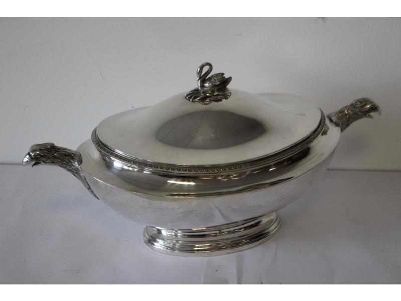 LEGUMIER en argent, de forme navette à doucine,...