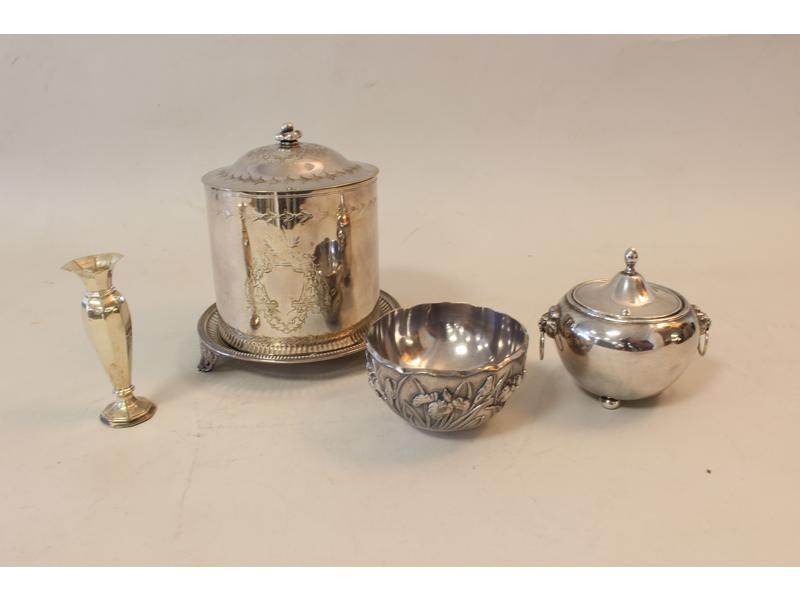 LOT DE METAL ARGENTE comprenant: