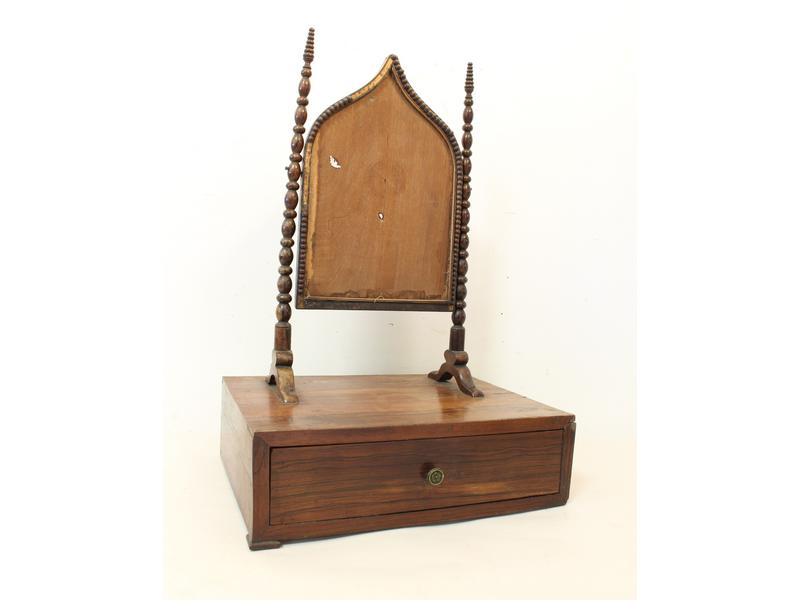 PETIT MIROIR DE TOILETTE en noyer et placage...