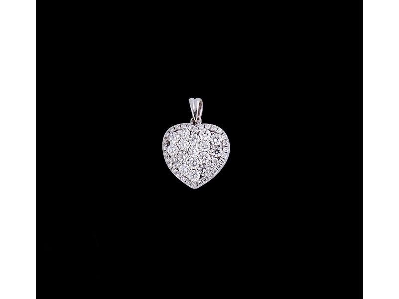 PENDENTIF COEUR serti de diamants brillants...