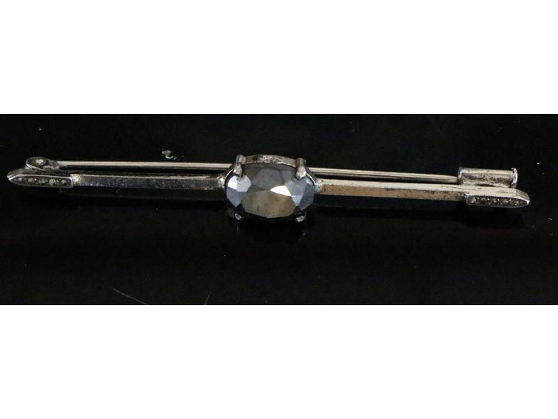 BROCHE en argent sertie d'une pierre ble...