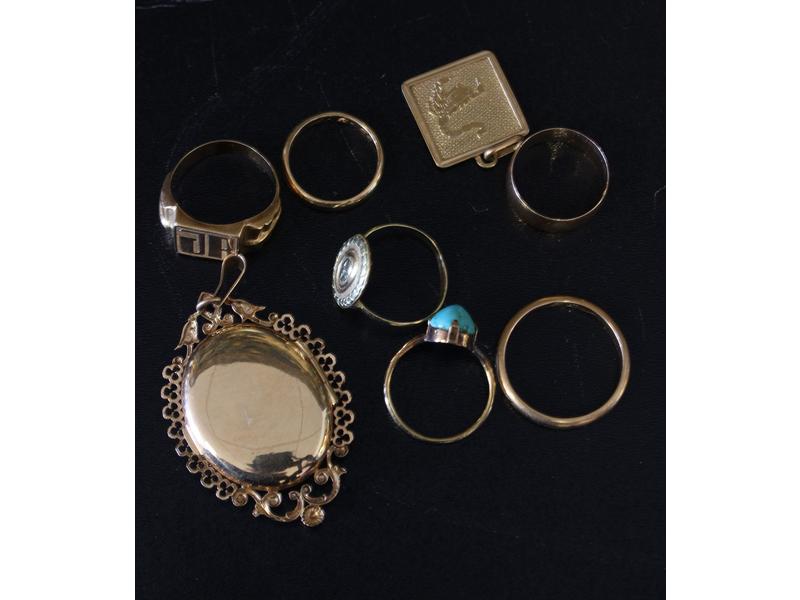 LOT D'OR (18K) comprenant alliances, bagues,...