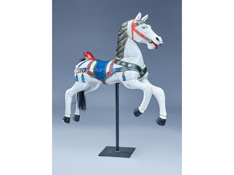 CHEVAL DE MANEGE en bois polychrome peint...