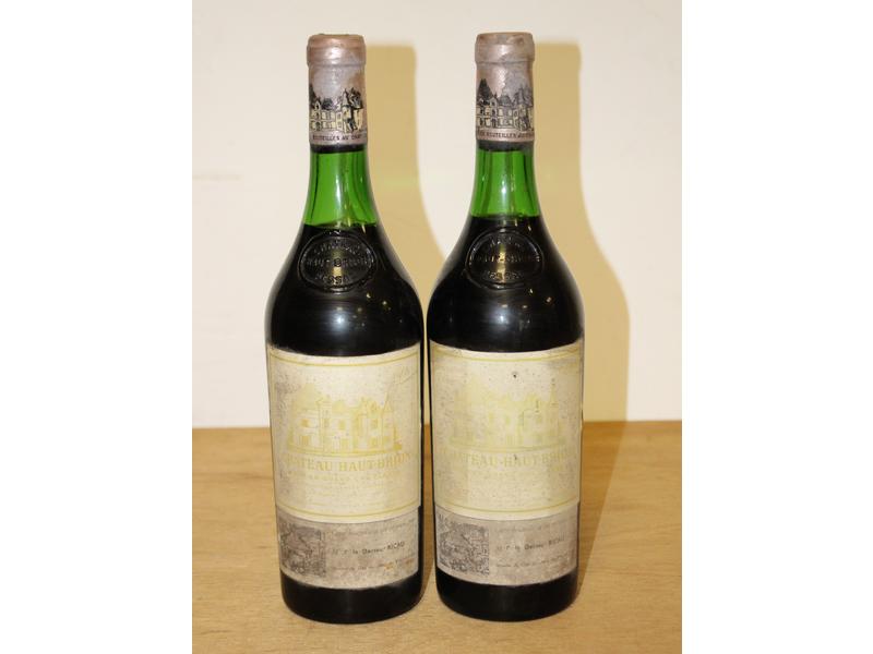 2 Blles CH. HAUT-BRION Graves 1er GCC 19...