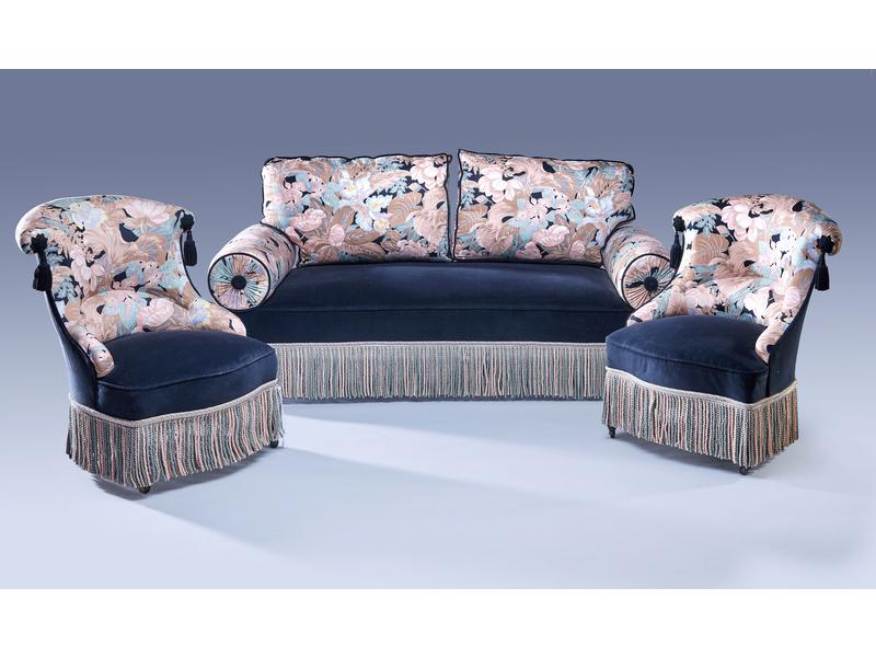PAIRE DE FAUTEUILS dit "crapaud" ET BANQUETTE...