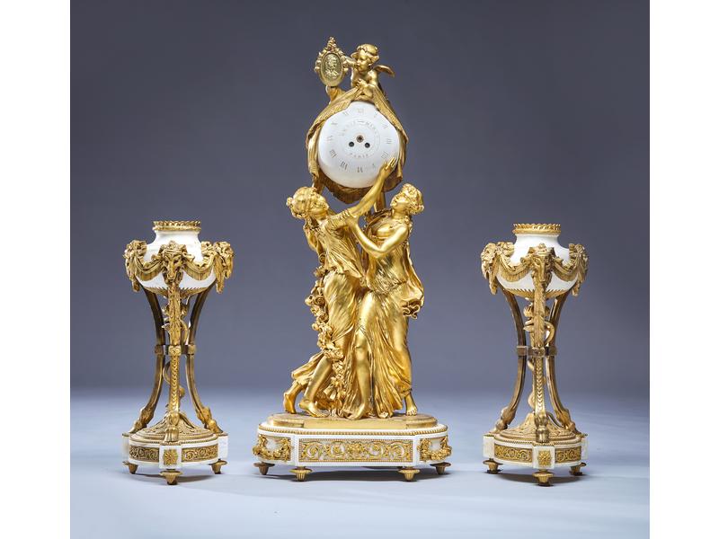 IMPORTANTE GARNITURE DE CHEMINEE en marbre...