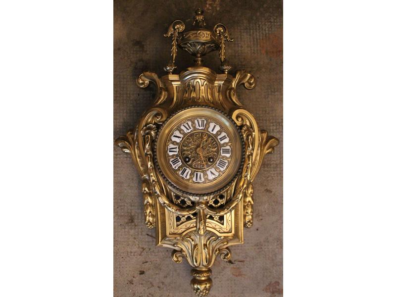 CARTEL D’APPLIQUE en bronze et laiton doré,...