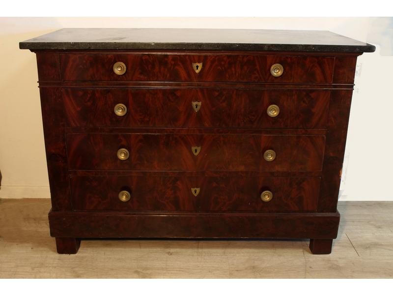 COMMODE rectangulaire en acajou et placage...